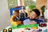 Imagen de Hot Wheels Monster Trucks Pista para Coches con Accesorios Mattel
