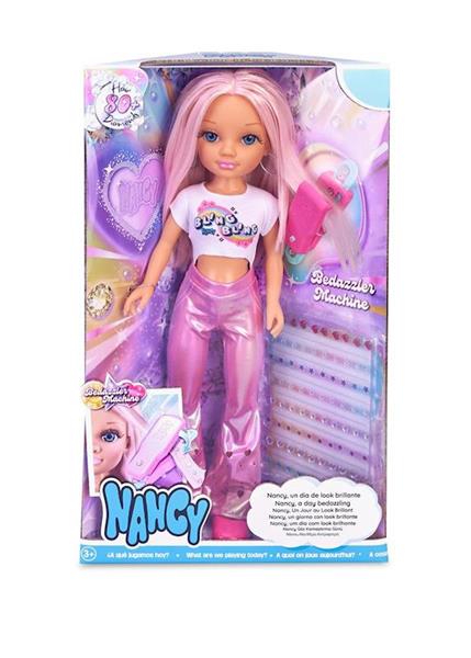 Imagen de Nancy Un día de Look Brillante Famosa