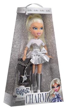 Imagen de Muñeca Bratz Stylin' Charmz Cloe con charm 25 aniversario y un look brillante 22 cm
