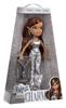 Imagen de Muñeca Bratz Stylin' Charmz Yasmin con charm 25 aniversario y un look brillante 22 cm