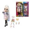 Imagen de Muñeca Rainbow High Style Icons Amaya con trajes y accesorios 28 cm 